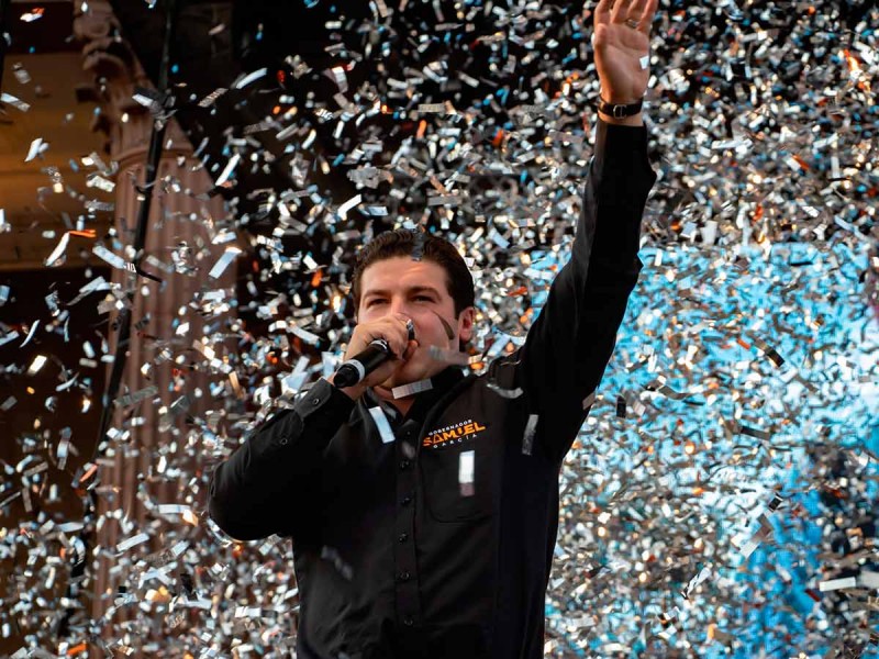 CONDUCTOR SE QUEDA DORMIDO Y EMBISTE A EMPLEADO DE MAQUILADORA; LO DEJA GRAVE