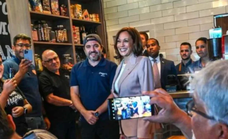 Kamala Harris degustó el sabor de la arepa venezolana en Miami