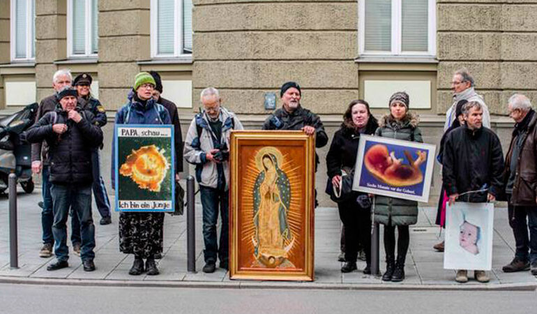 Se manifiestan pro-vidas frente a clínicas abortivas de Alemania
