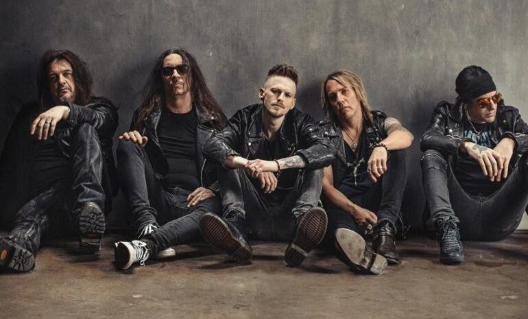 Skid Row recupera la energía de sus primeros años con el hard rock de ‘The Gang’s All Here’