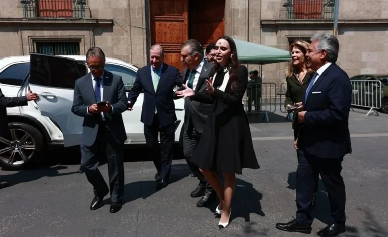 Ofrecen empresarios a Sheinbaum frente común ante aranceles