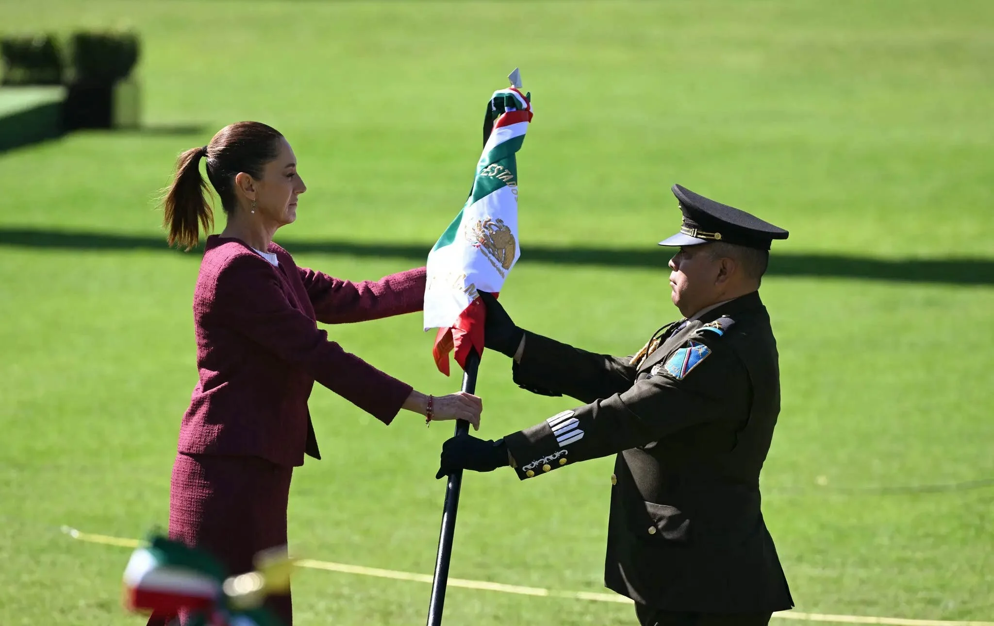 Amenazado por los aranceles de Trump, México apoya a su presidenta y acoge el nacionalismo