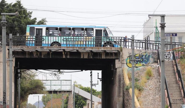 “Querétaro se prepara para el cambio: nuevas obras viarias requieren la prevención y adaptación de los ciudadanos, incluyendo cambios significativos en el sistema de transporte público”