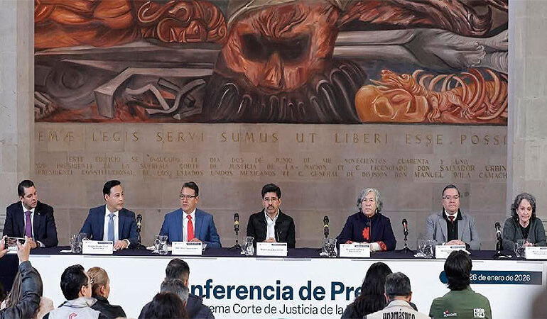 Afirma presidente de la SCJN que está dispuesto a utilizar el transporte público, tras la polémica por la compra de camionetas blindadas