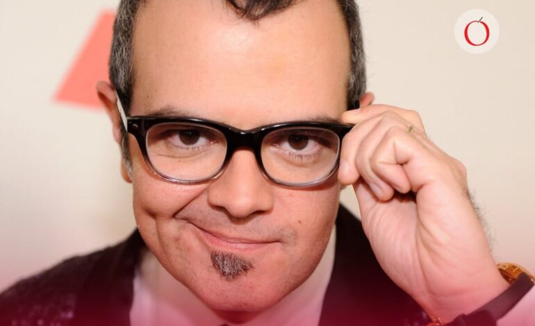 Aleks Syntek reaparece, rompe el silencio y aclara todo sobre su rehabilitación y los rumores de su divorcio