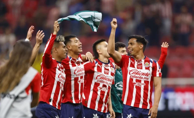 ¡Chivas consolida su liderato! Vence al América en el Clásico